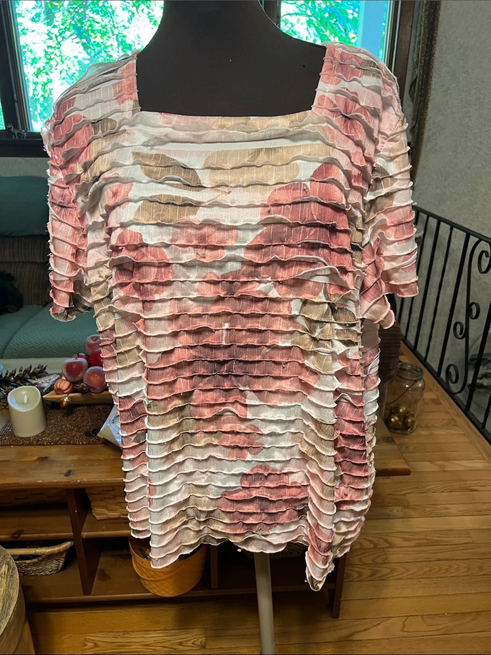 Alfred Dunner Pink Cream Floral Ruffle Short Sleeve Blouse